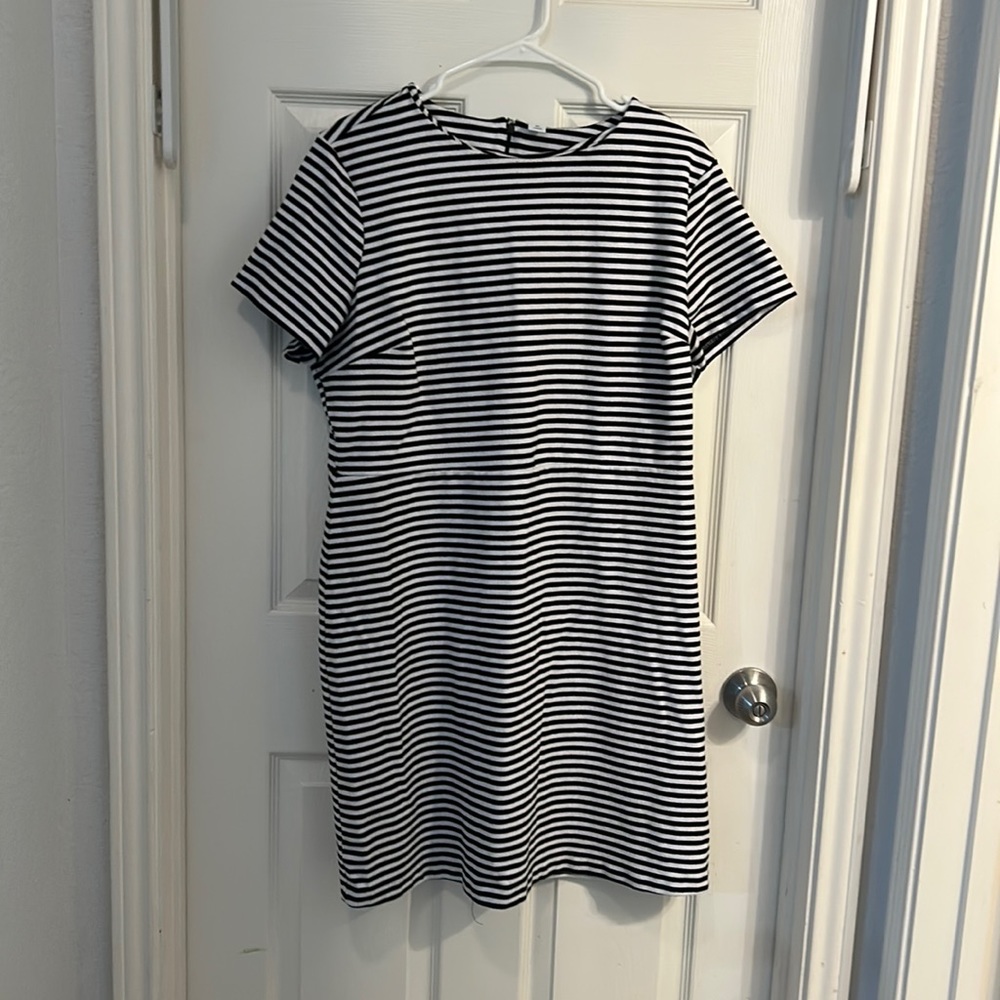Old Navy Women’s 2XL Black and White Striped Zip Up Dress